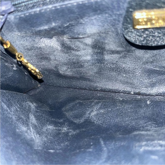 Gucci Beige and Black Monogram Shoulder Bag - Picture 11 of 16